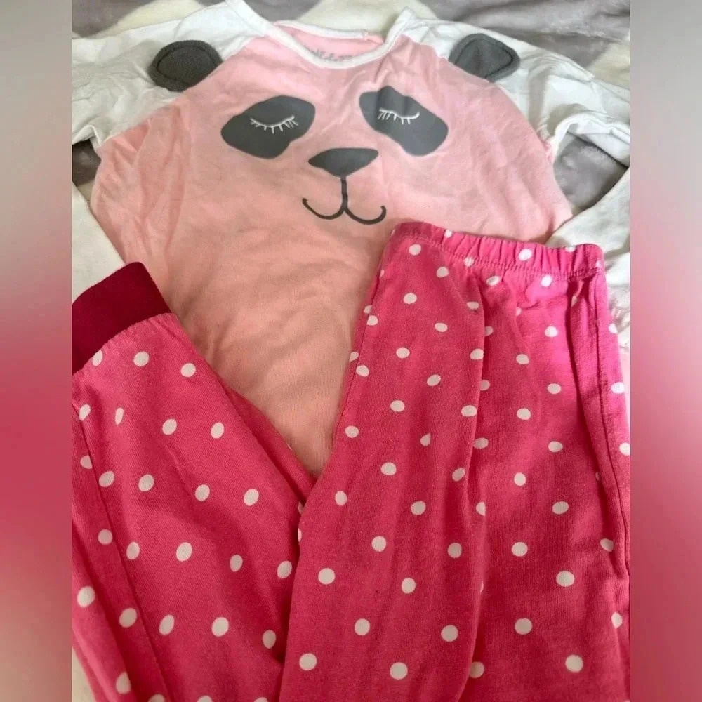 Pajama fits 6-7 - Picture 2 of 3